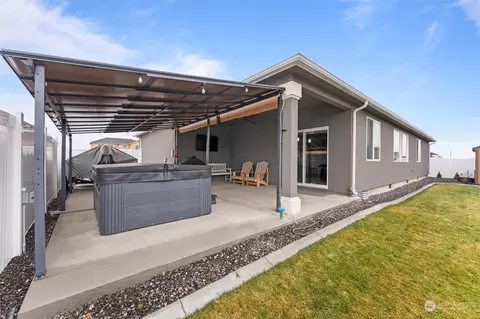Exterior - 1112 E Cascade, Othello, WA 99344 photo 2 of 6