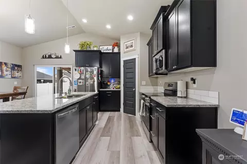 Kitchen - 1112 E Cascade, Othello, WA 99344 photo 1 of 5