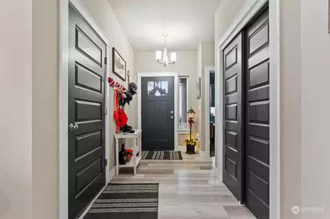 Entry Way - 1112 E Cascade, Othello, WA 99344 photo 1 of 1