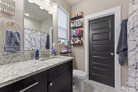 Bath - 1112 E Cascade, Othello, WA 99344 photo 4 of 5