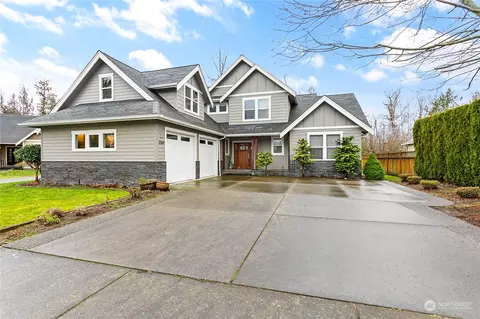 2069 Mercedes Dr, Lynden, WA 98264