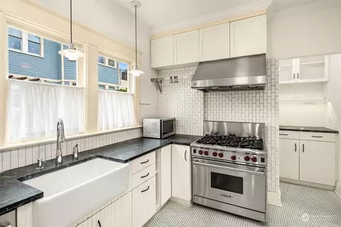 Kitchen - 3700 E Union St, Seattle, WA 98122 photo 1 of 5