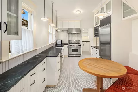 Kitchen - 3700 E Union St, Seattle, WA 98122 photo 3 of 5