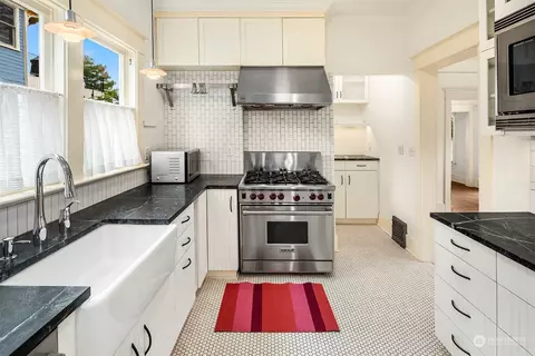 Kitchen - 3700 E Union St, Seattle, WA 98122 photo 5 of 5