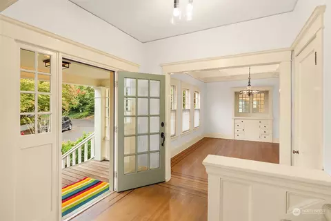 Entry Way - 3700 E Union St, Seattle, WA 98122 photo 2 of 2
