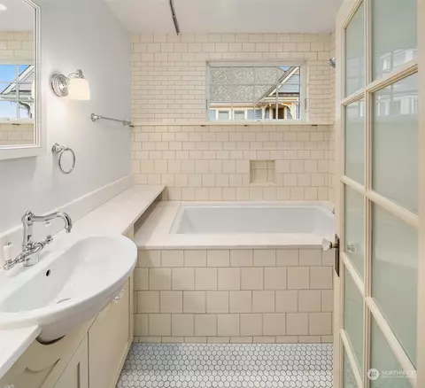 Bath - 3700 E Union St, Seattle, WA 98122 photo 3 of 3