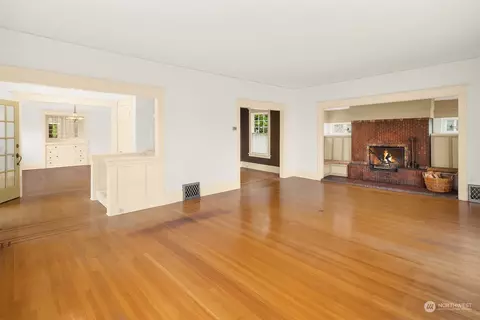 Living - 3700 E Union St, Seattle, WA 98122 photo 2 of 3