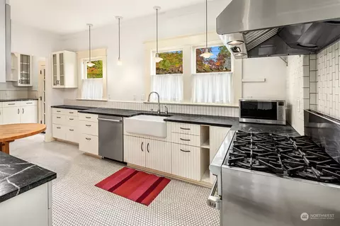 Kitchen - 3700 E Union St, Seattle, WA 98122 photo 2 of 5