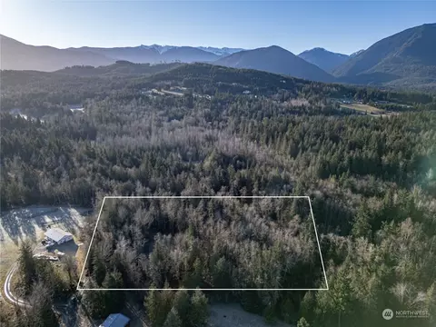 1184 Ripplebrook Dr, Port Angeles, WA 98362