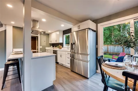 Kitchen - 23032 19th Ave SE, Bothell, WA 98021 photo 2 of 5