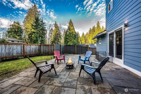 Exterior - 23032 19th Ave SE, Bothell, WA 98021 photo 4 of 7