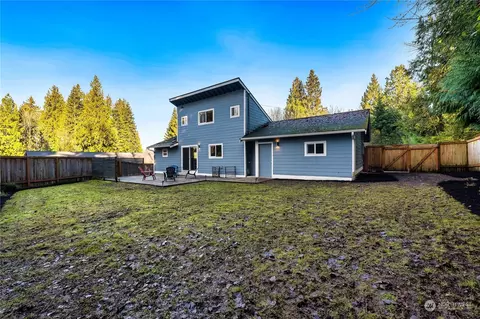 Exterior - 23032 19th Ave SE, Bothell, WA 98021 photo 6 of 7