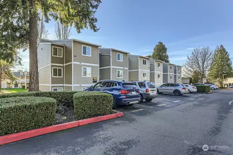 12423 NE 131st Ct #E-305, Kirkland, WA 98034