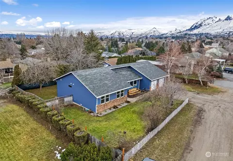 1916 2nd St, Wenatchee, WA 98801