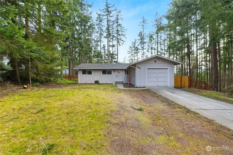 4499 Woodland Cir, Oak Harbor, WA 98277