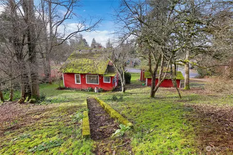 Exterior - 803 Stevens St, Steilacoom, WA 98388 photo 8 of 10