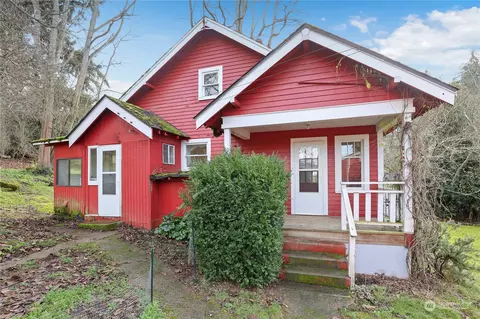 Exterior - 803 Stevens St, Steilacoom, WA 98388 photo 3 of 10