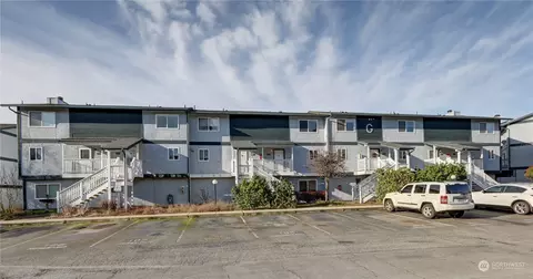 8823 Holly Dr #G204, Everett, WA 98208