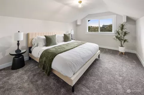 Bedroom - 907 Sumner Ave, Sumner, WA 98390 photo 4 of 5