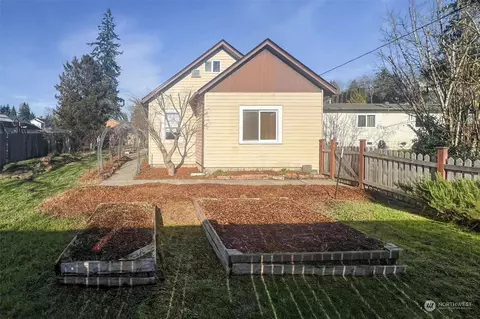 3706 W C St, Bremerton, WA 98312