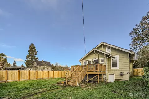 Exterior - 1702 Rainier Ave, Everett, WA 98201 photo 3 of 4