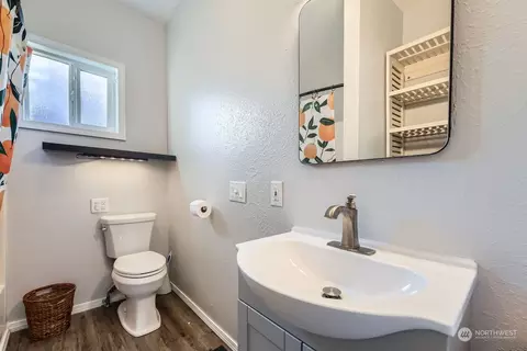 Bath - 1702 Rainier Ave, Everett, WA 98201 photo 1 of 1