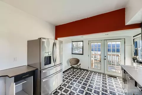 Kitchen - 1702 Rainier Ave, Everett, WA 98201 photo 4 of 5