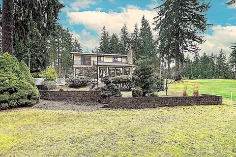 201 E Westwood Ln, Union, WA 98592