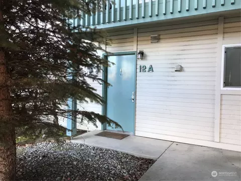 1313 Washington St #12A, Wenatchee, WA 98801