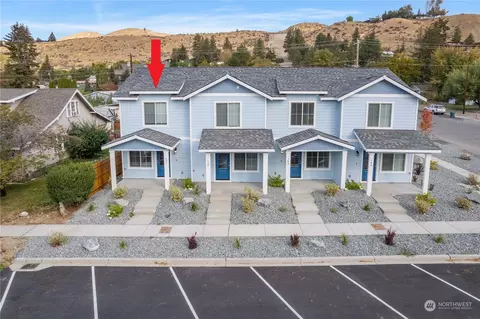 137 E Nixon Ave, Chelan, WA 98816