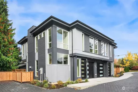 8211 NE 124th St #C, Kirkland, WA 98034
