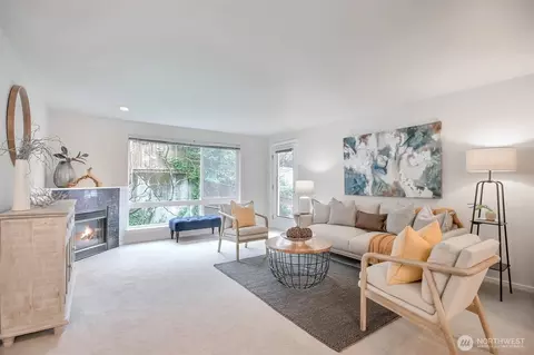 3658 Dayton Ave N #202, Seattle, WA 98103