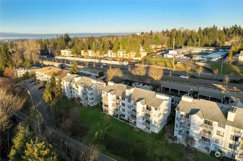 28606 16th Ave S #101, Federal Way, WA 98003