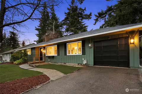 846 S 196th St, Des Moines, WA 98148