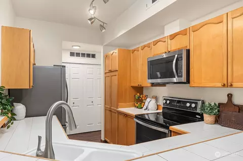 12105 NE 171st Pl #A101, Bothell, WA 98011 photo 11