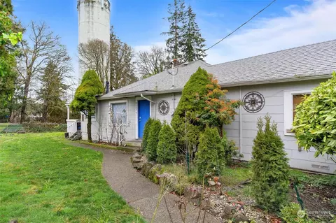 8602 Lake St SW, Lakewood, WA 98498