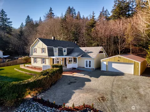 7162 Aqua Ln, Anacortes, WA 98221
