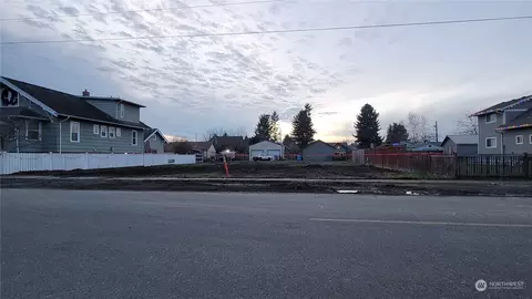 271 Cottage St S, Buckley, WA 98321
