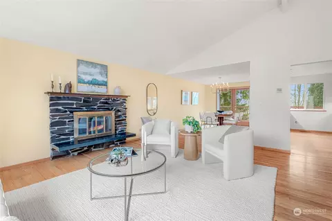 Living - 17322 95th Ave NE, Bothell, WA 98011 photo 4 of 6