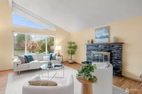 Living - 17322 95th Ave NE, Bothell, WA 98011 photo 2 of 6