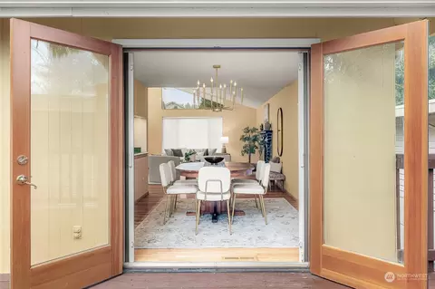 Entry Way - 17322 95th Ave NE, Bothell, WA 98011 photo 4 of 4