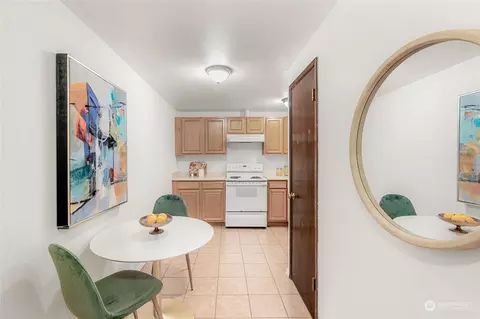 Kitchen - 17322 95th Ave NE, Bothell, WA 98011 photo 4 of 4