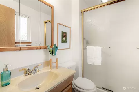 Bath - 17322 95th Ave NE, Bothell, WA 98011 photo 1 of 3