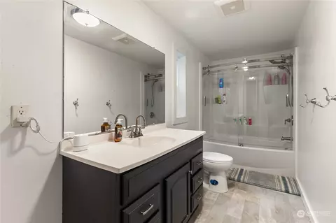 Bath - 6968 Plum Tree Pl, Everson, WA 98247 photo 2 of 2