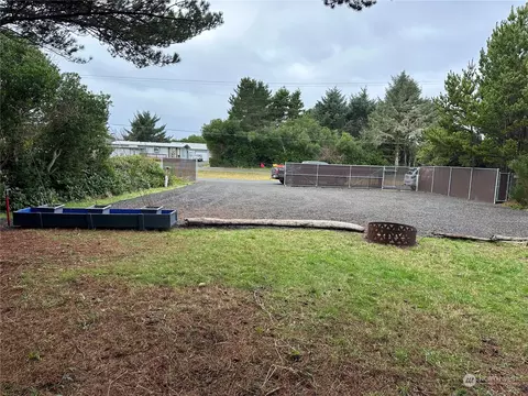 114 SW Ocean Shores Blvd, Ocean Shores, WA 98569