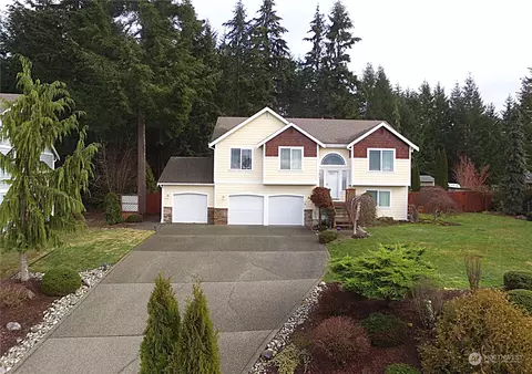 30 NE Daybreak Dr, Belfair, WA 98528