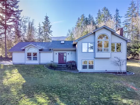 1032 E Tamarack Ln, Port Angeles, WA 98362