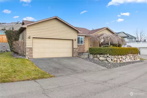 296 NE 23rd St, East Wenatchee, WA 98802