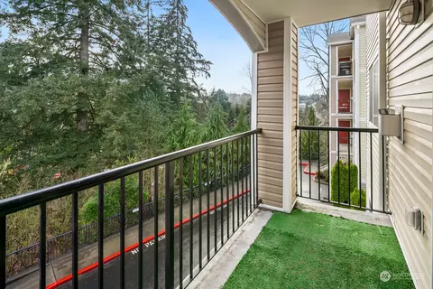 Exterior - 10709 Valley View Rd #A203, Bothell, WA 98011 photo 5 of 6