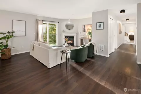Living - 10709 Valley View Rd #A203, Bothell, WA 98011 photo 2 of 4